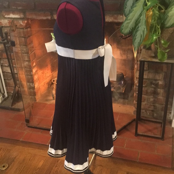 Girl’s Dress - Picture 2 of 4